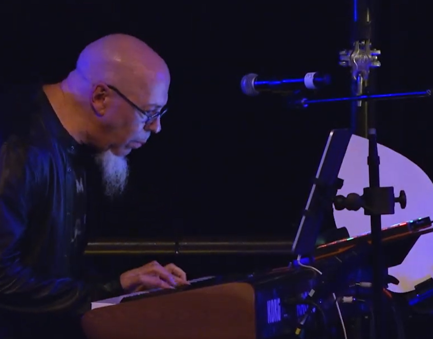 Jordan Rudess with MIT jam_bot (image)
